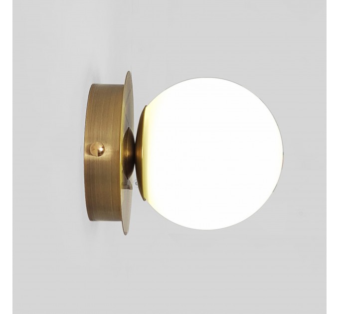 Латунний настінний світильник - освітлення для ванної кімнати